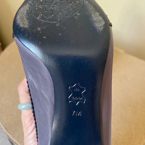 US W 7M Tory Burch Everly High Heel Pump - Picture 2 of 3